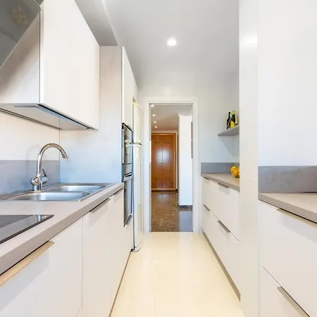La Carihuela Beachfront Ii - Comfort, Style & Sea Views شقة توريمولينوس