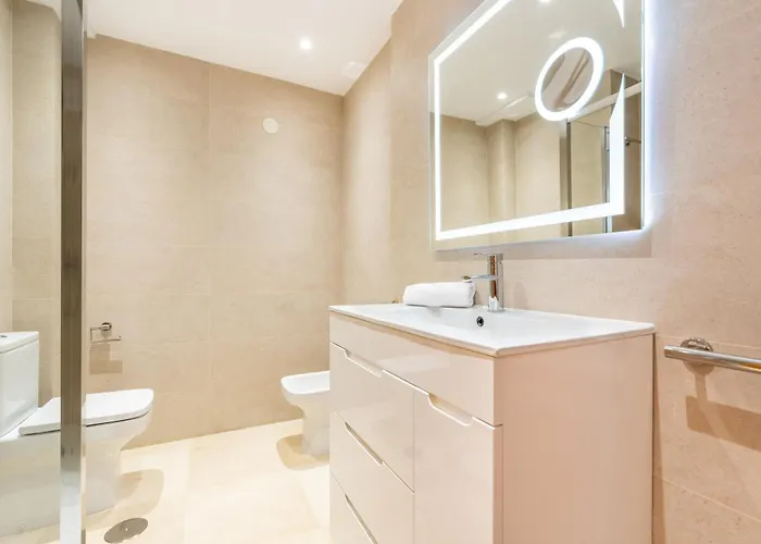 Апартаменты La Carihuela Beachfront Ii - Comfort, Style & Sea Views Торремолинос