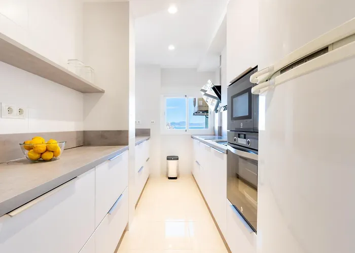 La Carihuela Beachfront Ii - Comfort, Style & Sea Views * Торремолинос