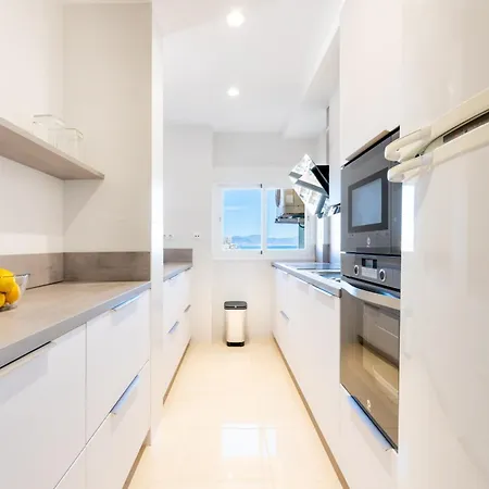 La Carihuela Beachfront Ii - Comfort, Style & Sea Views * Torremolinos